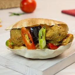 Tahabesh Falafel Sandwich
